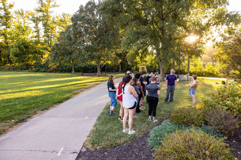 Student Wellness hosts a workshop for students to learn outdoor activities for relieving stress.