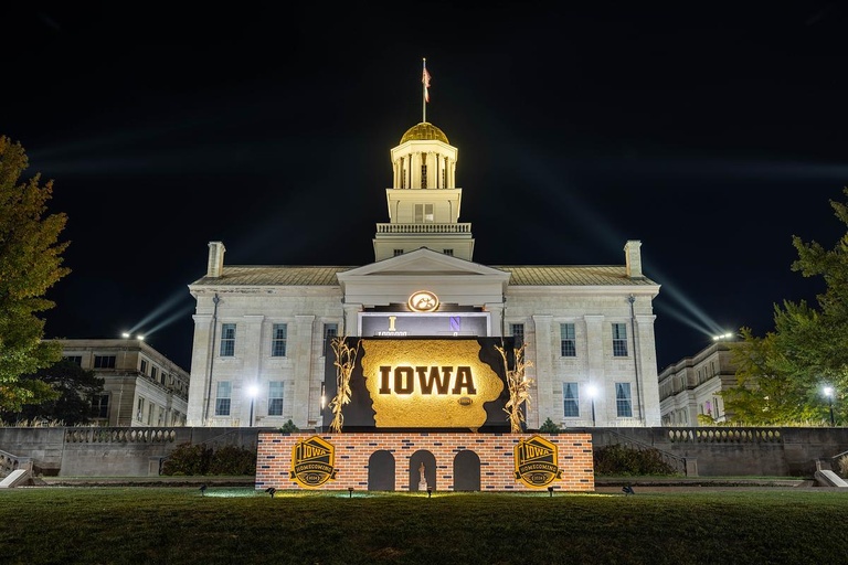 A monument featuring corn designed and constructed by the University of Iowa ASCE student chapter
