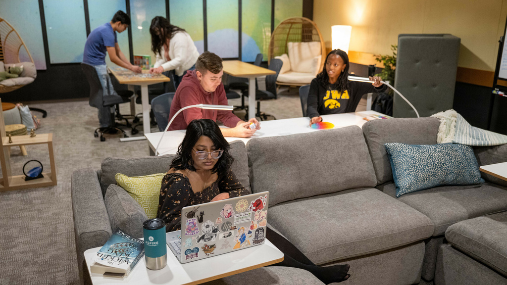 Students in the Student Disability Services SDS Lounge