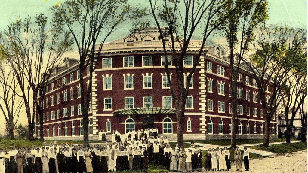 An old illustration of Currier Residence Hall that was on a postcard
